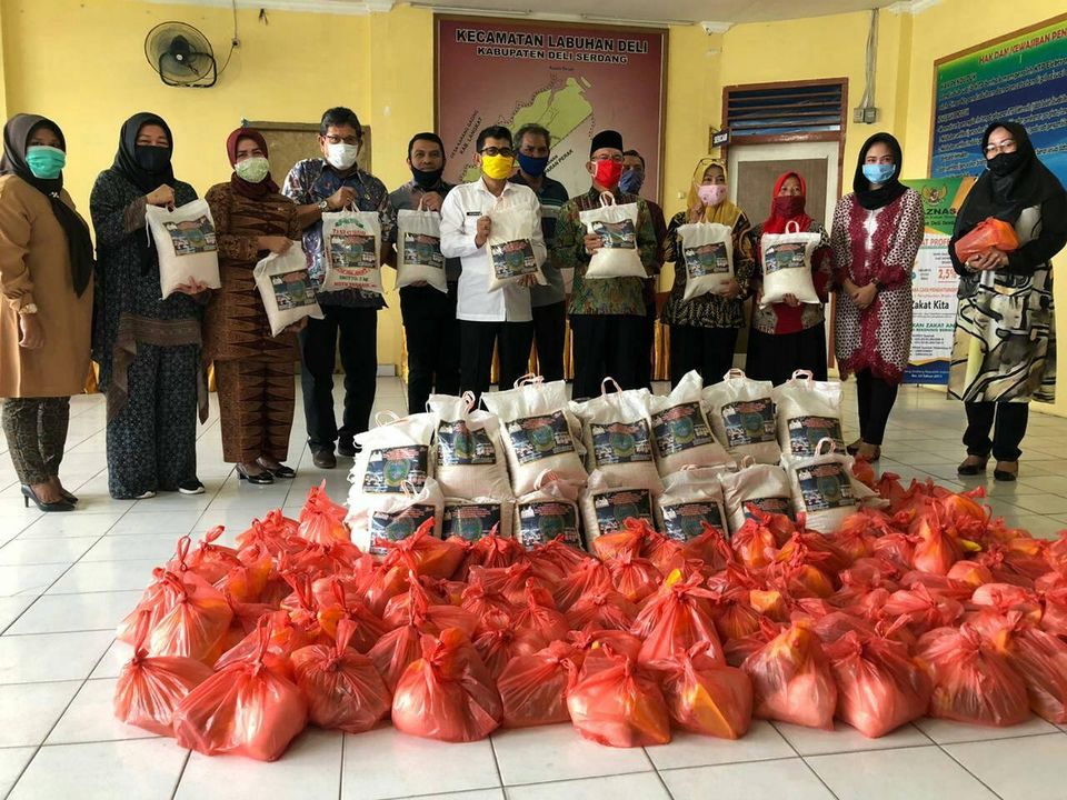 BANTU MASYARAKAT TERDAMPAK COVID19, PEMPROVSU MELALUI BPPRD BAGIKAN PAKET SEMBAKO